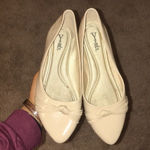 Nude flats